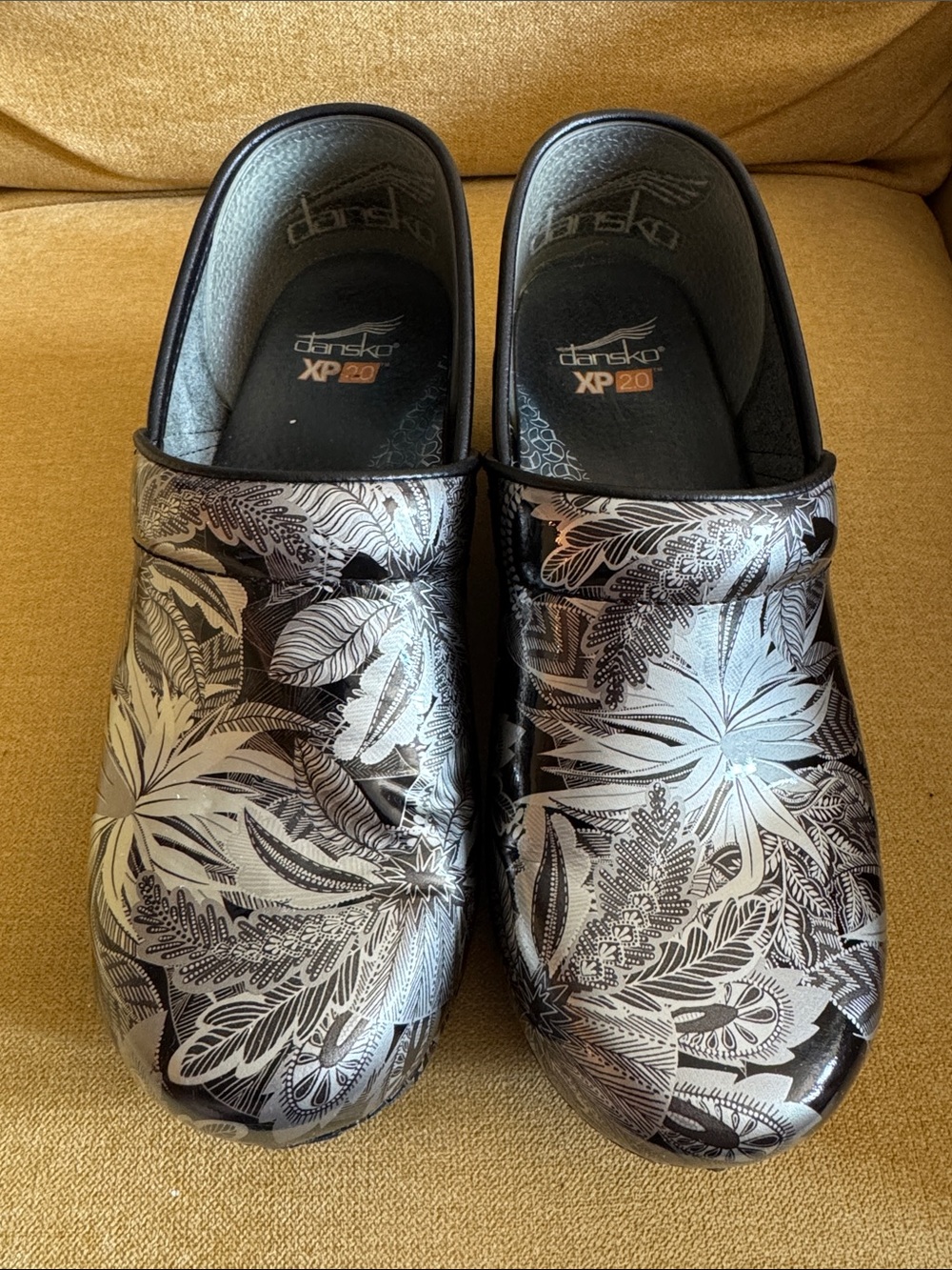 Dansko Women's Black and Silver Floral XP 2.0 Clogs
